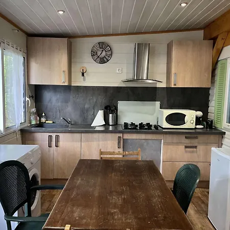 Mobil 4 Personnes Campsite Nances